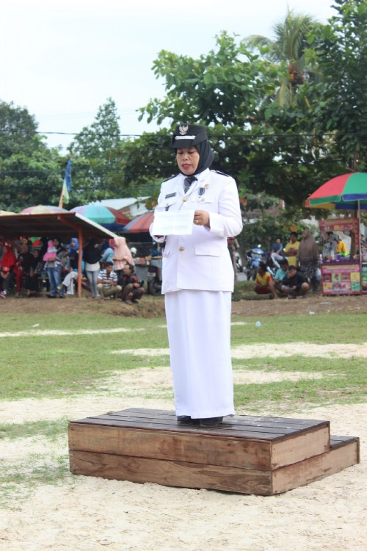Upacara Memperingati 17 Agustus 1945 Bersama Seluruh Sekolah yang Ada di Harapan Baru