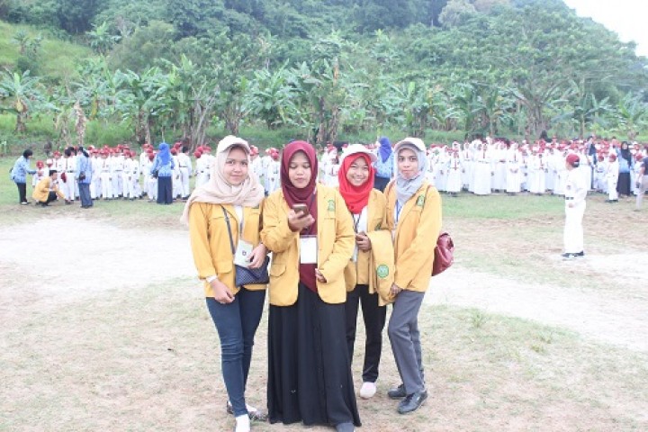 Upacara Memperingati 17 Agustus 1945 Bersama Seluruh Sekolah yang Ada di Harapan Baru