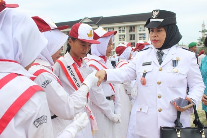 Upacara Memperingati 17 Agustus 1945 Bersama Seluruh Sekolah yang Ada di Harapan Baru