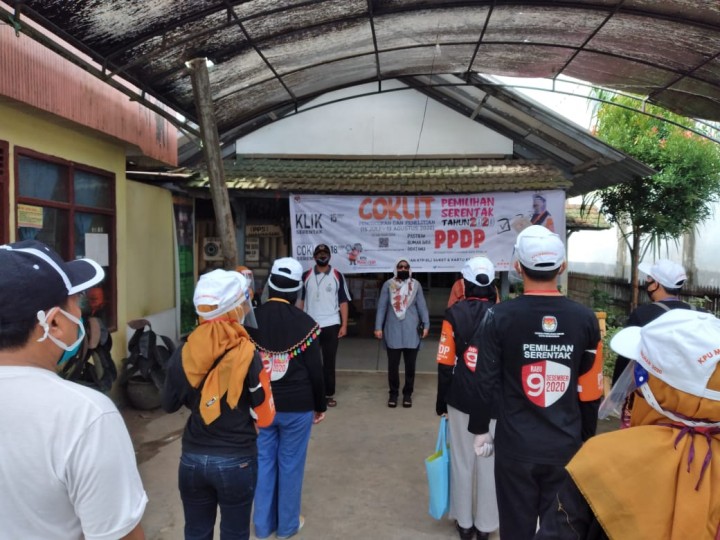 Kegiatan Apel Serentak Petugas Coklit PPDP Pemilu Walikota dan Wakil Walikota di Kelurahan Harapan Baru