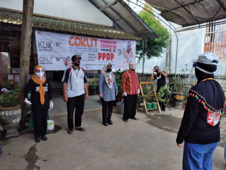 Kegiatan Apel Serentak Petugas Coklit PPDP Pemilu Walikota dan Wakil Walikota di Kelurahan Harapan Baru