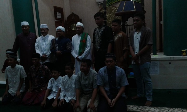 Cerama Agama dan Pemberian Santunan Kepada Anak Yatim Piatu Tempat : Mesjid Al - Mukarram Jl. Pasundan (19 Sep 2018)