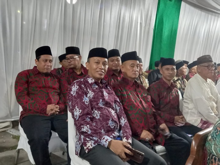 jin Melaporkan  20/04/2024 Kontingen kelurahan Jawa berjumlah 15 kafilah 8  official berjumlah 23  Pembukaan MTQ tingkat kecamatan Samarinda ulu di kelurahan Sidodadi  Halaman parkir mesjid Jami Al ma'ruf