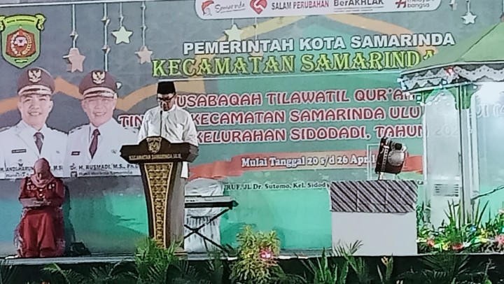 jin Melaporkan  20/04/2024 Kontingen kelurahan Jawa berjumlah 15 kafilah 8  official berjumlah 23  Pembukaan MTQ tingkat kecamatan Samarinda ulu di kelurahan Sidodadi  Halaman parkir mesjid Jami Al ma'ruf