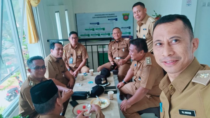jin  Melaporkan  22/04/2024  Kelurahan Jawa Mengikuti Apel Gabungan Forkopimcam dan kelurahan sekecamatan Samarinda ulu (Di Kecamatan Samarinda ulu) dan Halal bihalal di kecamatan Samarinda ulu Forkopimcam dan kelurahan sekecamatan Samarinda ulu