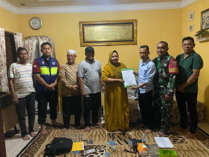 Ijin Melaporkan  23/040/2024 Kelurahan Jawa  Pemilihan RT 37 terpilih atas nama ibu Siti Mayasroh sebagai RT baru periode 2024-2029 Hadir  : - lurah Jawa  - kasi pemerintahan dan staf - LPM - Tokoh masyarakat  - Babinsa  - babinkambmas  - warga RT 37