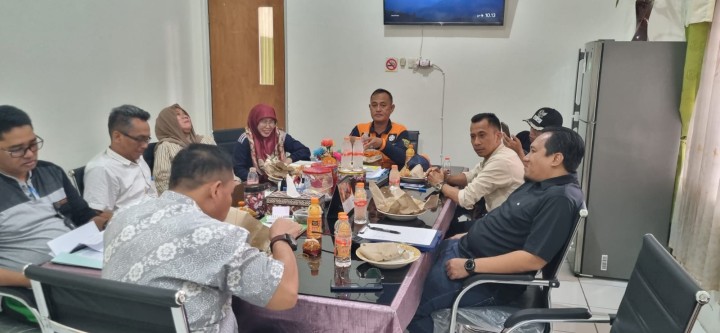 Ijin Melaporkan  26/04/2024 Kelurahan Jawa Rapat Koordinasi Camat dan lurah Sekecamatan Samarinda ulu di Ruang Bapak camat Samarinda ulu