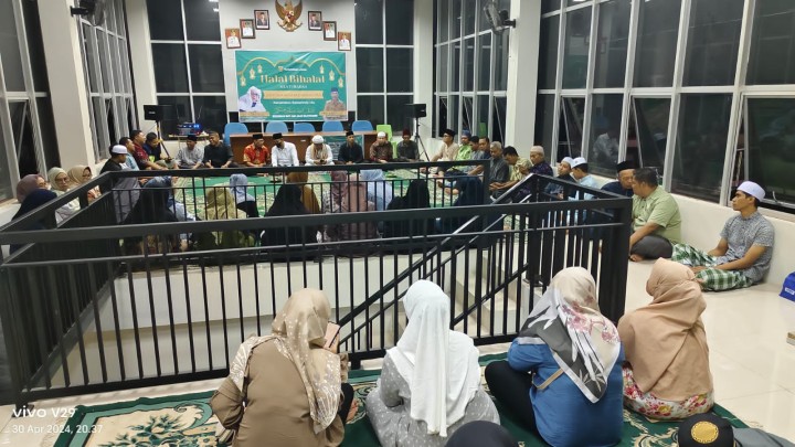 Ijin Melaporkan  30/04/2024 Kelurahan Jawa  Melaksanakan Halal bihalal dan Silaturahmi serta Memberikan Uang Pembinaan Kepada Kafilah MTQ kelurahan Jawa