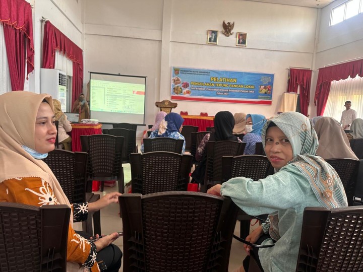Ijin melaporkan 5/21/2024 Kegiatan Pelatihan pengolahan tepung pangan lokal bersama bu lurah dan kader di Aula Kecamatan Samarinda Ulu