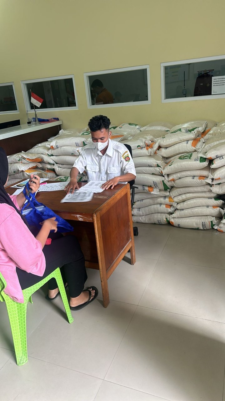 Ijin Melaporkan 5/14/2024 kegiatan Penyerahan bantuan beras CPP Lurah Jawa kepada warga Kelurahan Jawa untuk bulan April 2024