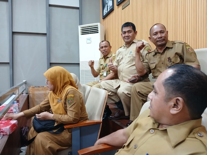 Ijin melaporkan 24/06/2024 Sekretaris Lurah Menghadiri Rapat Koordinasi Sekretaris Perangkat Daerah di Ruang Mangkupales Balai Kota Samarinda