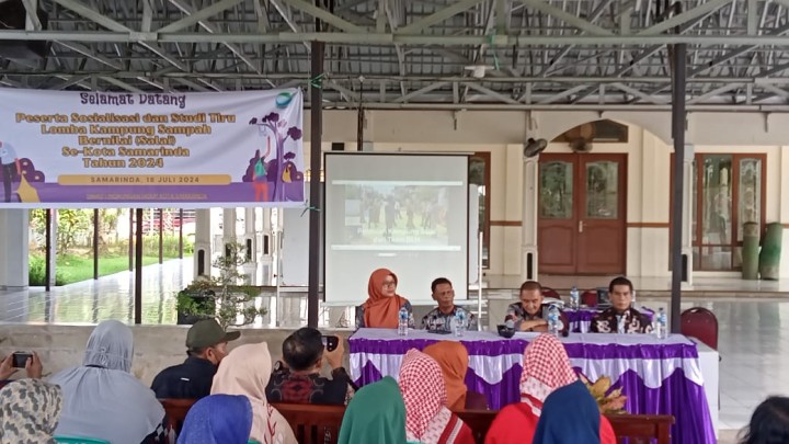 Ijin melaporkan 17/07/2024 Mengikuti Sosialisasi & Studi Tiru Lomba Kampung Salai Se-Kota Samarinda Tahun 2024 di Perumahan PKL Blok B RT. 12 Kelurahan Sungai Kapih Kecamatan Sambutan dari DLH Kota Samarinda bersama Kasi KLH Kecamatan, Perwakilan Kampung Salai RT. 02 dan Ketua Kampung Salai RT. 22 Kel. Jawa.