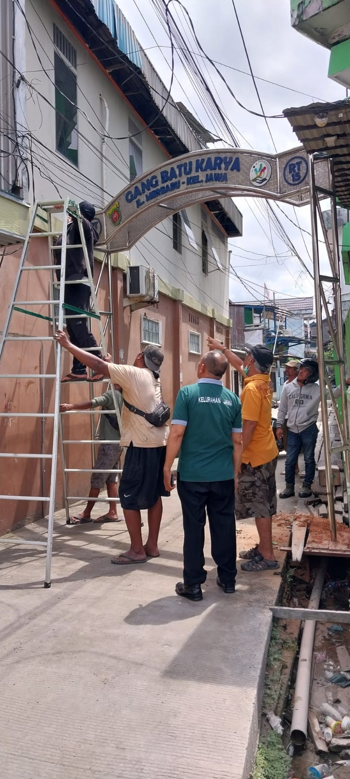 Ijin melaporkan 19/07/2024 Pemasangan Gapura Rt 15. dan Rt 16 Kelurahan Jawa Kecamatan Samarinda Ulu