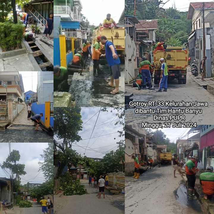 Ijin Melaporkan 21/07/2024 Kegiatan Gotong Royong RT minggu ke-3 Bulan Juli (Minggu) : RT. 02√, 08√, 15√, 17√, 19√, 20√, 22√, 23√, 24√, 25√, 26 (15/7)√ dan 26 (21/7)√, 29√, 31√, 32√, 33√, 35√, 38√, dan 40√. Bersama ; - Kelurahan Jawa Kasi Ekobang dan staf - Ketua RT masing masing dan Warganya  - di RT 33 di bantu Tim Hantu banyu pengangkatan sidemnatasi berat beserta warga RT 33