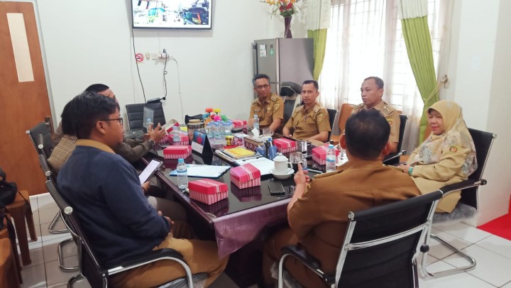 Ijin Melaporkan  Kelurahan Jawa  23/07/2024 1. Rapat Koordinasi  Pelaksana Pekerjaan Lanjutan Drainase simpang Pasundan dan Ks.Tubun Dalam di Kantor Kecamatan ; - Camat Samarinda ulu dan Kasi ekobang beserta staf  - Lurah : Jawa, Sidodadi, Dadimulya  - PUPR/PPTK - Pelaksanaan/Pemborong  - Konsultan Pelaksana