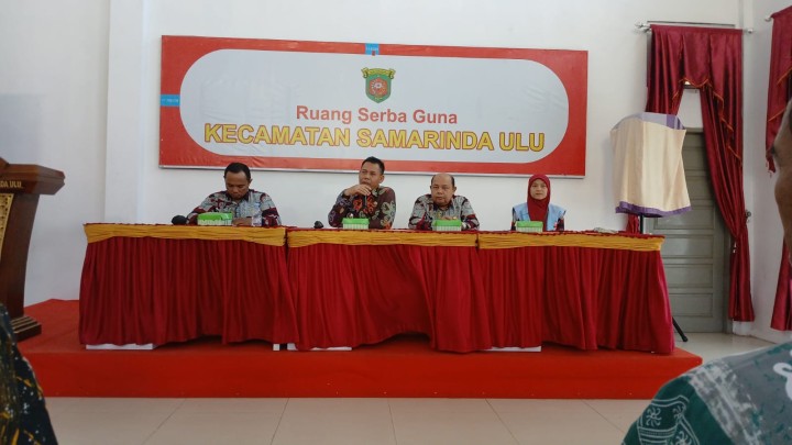 Ijin Melaporkan  25/07/2024 Kelurahan Jawa  Sosialisasi Survey Integritas oleh inspektorat kota Samarinda di kantor kecamatan Samarinda ulu  Bersama :  - Penyuluh inspektorat  - camat Samarinda ulu  - lurah Sekecamatan Samarinda ulu  - pejabat struktural sekecamatan Samarinda ulu  - seklur sekecamatan Samarinda ulu