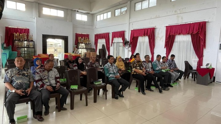 Ijin Melaporkan  25/07/2024 Kelurahan Jawa  Sosialisasi Survey Integritas oleh inspektorat kota Samarinda di kantor kecamatan Samarinda ulu  Bersama :  - Penyuluh inspektorat  - camat Samarinda ulu  - lurah Sekecamatan Samarinda ulu  - pejabat struktural sekecamatan Samarinda ulu  - seklur sekecamatan Samarinda ulu