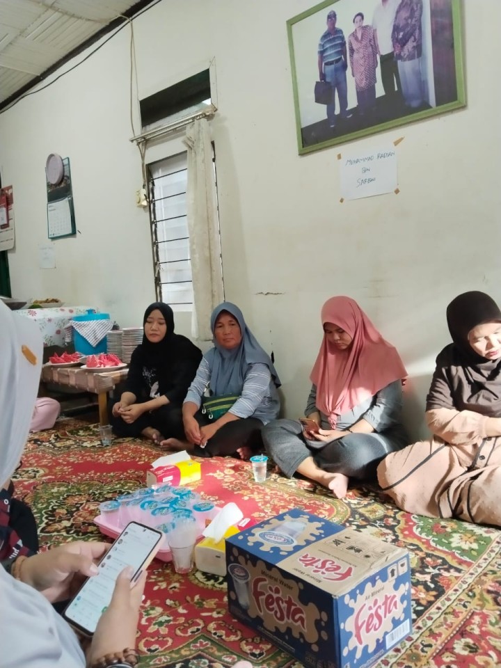 Ijin melaporkan 8/08/2024 Lurah Jawa, Kasi Ekobang LH & Staf melaksanakan Kunjungan & Bersilaturahmi dengan Ketua RT. 02 Kel. Jawa / Ketua Kampung Salai RT. 02 Kel. Jawa / Bank Sampah Sihat dan Ketua serta Anggota Dasawisma Akasia 1 & 2 dalam rangka persiapan Lomba Kampung Salai Tahun 2024.