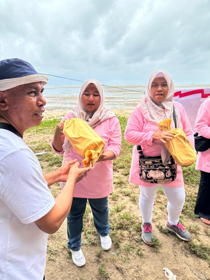 Ijin Melaporkan 08/24/2024 silaturahmi dan dalam rangka memeriahkan HUT RI 17 agustus 2024 Family Gatering di Pantai Samboja bersama 1. Kader PKK Kelurahan Jawa 2. ⁠LPM 3. ⁠Ketua RT sekelurahan  jawa,  4. ⁠Staf Kelurahan Tempat : Pantai samboja