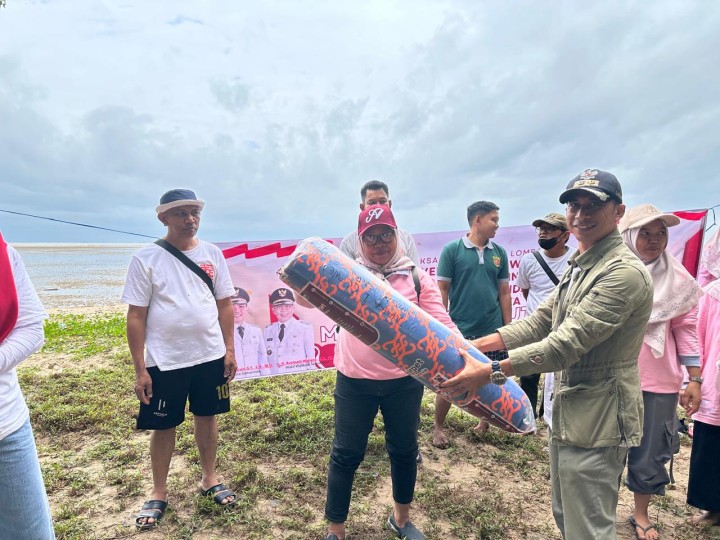 Ijin Melaporkan 08/24/2024 silaturahmi dan dalam rangka memeriahkan HUT RI 17 agustus 2024 Family Gatering di Pantai Samboja bersama 1. Kader PKK Kelurahan Jawa 2. ⁠LPM 3. ⁠Ketua RT sekelurahan  jawa,  4. ⁠Staf Kelurahan Tempat : Pantai samboja