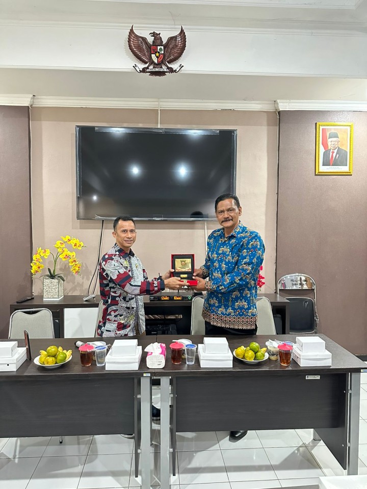Ijin melaporkan 26/08/2024 Lurah, Sekretaris, Kasi Kesra Beserta Staf dan Jajaran nya Melakukan Kegiatan Studi Tiru UMKM Ekonomi Kreatif ke Kalurahan Ambarketawang Kapanewon Sleman DIY