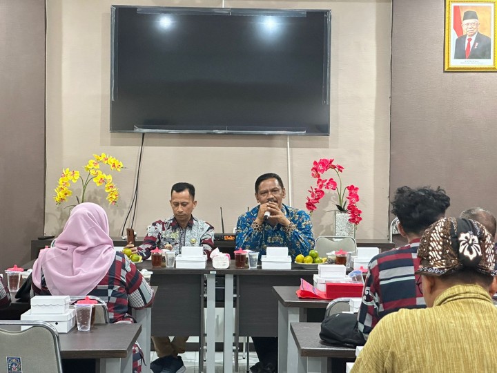 Ijin melaporkan 26/08/2024 Lurah, Sekretaris, Kasi Kesra Beserta Staf dan Jajaran nya Melakukan Kegiatan Studi Tiru UMKM Ekonomi Kreatif ke Kalurahan Ambarketawang Kapanewon Sleman DIY