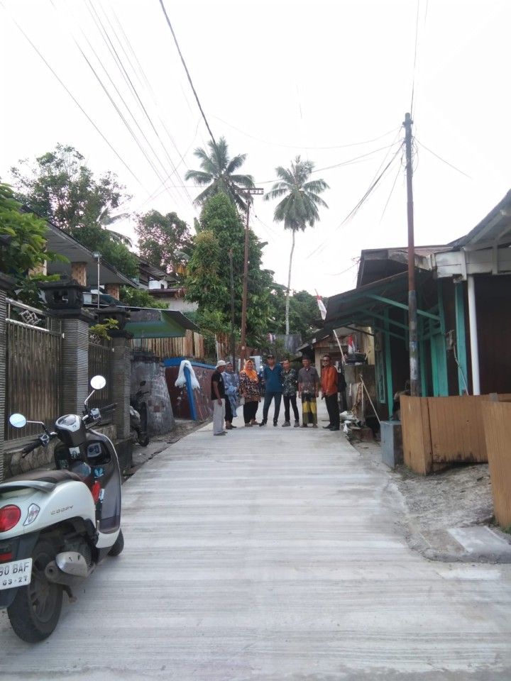 Ijin Melaporkan  05/09/2024 Kelurahan Jawa  verifikasi lapangan  Pengerjaan Sapras  Probebaya Tahap 2024 1. Pembuatan Pos jaga kemanan di RT 33, 29 2. Pengecoran jalan   RT 01,21, 3. Pengecoran Gang di RT 29 dan 18 4. Pembuatan penutup parit dan pengecoran di RT 37 5. Pembuatan gapura di RT 29  6. Dan Pengadaan Tandon dan sekaligus sebagai pos jaga keamanan di RT 18 .Bersama : - LuraH Jawa - kasi ekobang dan staf - pendamping Probebaya bidang Sapras kelurahan Jawa  - ketua Pokmas bukit barisan jaya dan ketua pokmas Merbabu bersinar  dan anggota pelaksana - ketua RT 01,18,21,29,33,37