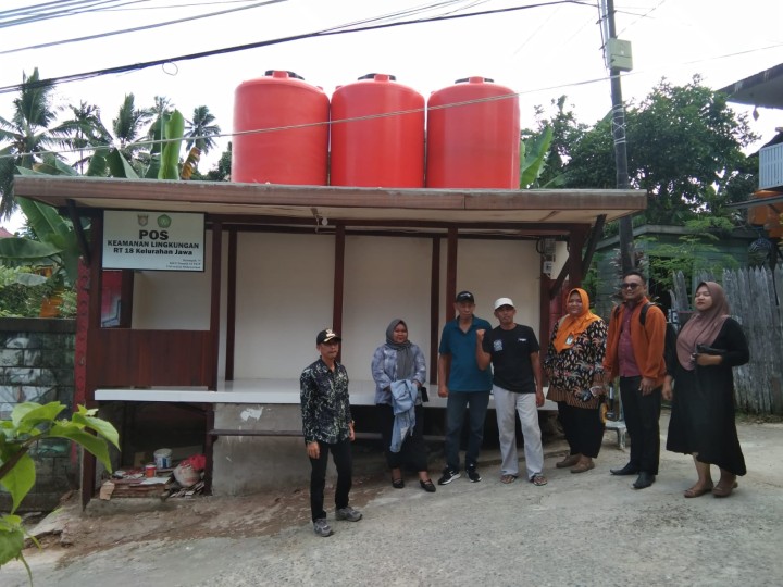 Ijin Melaporkan  05/09/2024 Kelurahan Jawa  verifikasi lapangan  Pengerjaan Sapras  Probebaya Tahap 2024 1. Pembuatan Pos jaga kemanan di RT 33, 29 2. Pengecoran jalan   RT 01,21, 3. Pengecoran Gang di RT 29 dan 18 4. Pembuatan penutup parit dan pengecoran di RT 37 5. Pembuatan gapura di RT 29  6. Dan Pengadaan Tandon dan sekaligus sebagai pos jaga keamanan di RT 18 .Bersama : - LuraH Jawa - kasi ekobang dan staf - pendamping Probebaya bidang Sapras kelurahan Jawa  - ketua Pokmas bukit barisan jaya dan ketua pokmas Merbabu bersinar  dan anggota pelaksana - ketua RT 01,18,21,29,33,37