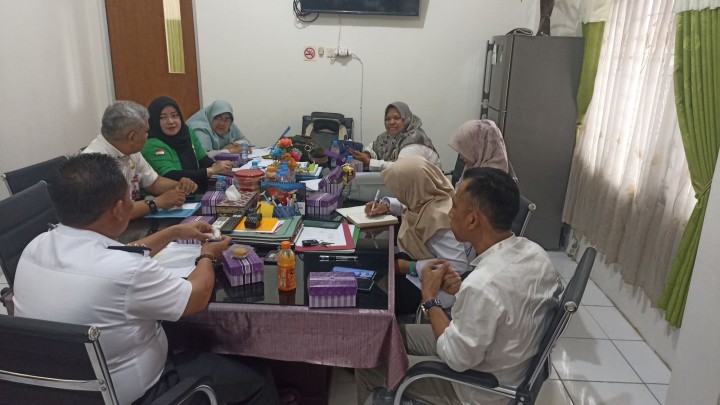 Mohon ijin menyampaikan 25/09/2024 Rapat jam 14.00 dalam rangka penyerahan kartu Gas LPG 3 kg seharga 18 rb oleh Bpk walikota pada tgl 25 Nov bertempat dikelurahan TLI yg diserahkan kpd warga yg terdaftar SSN sebanyak 1000 warga dr kel.Tli dan jawa