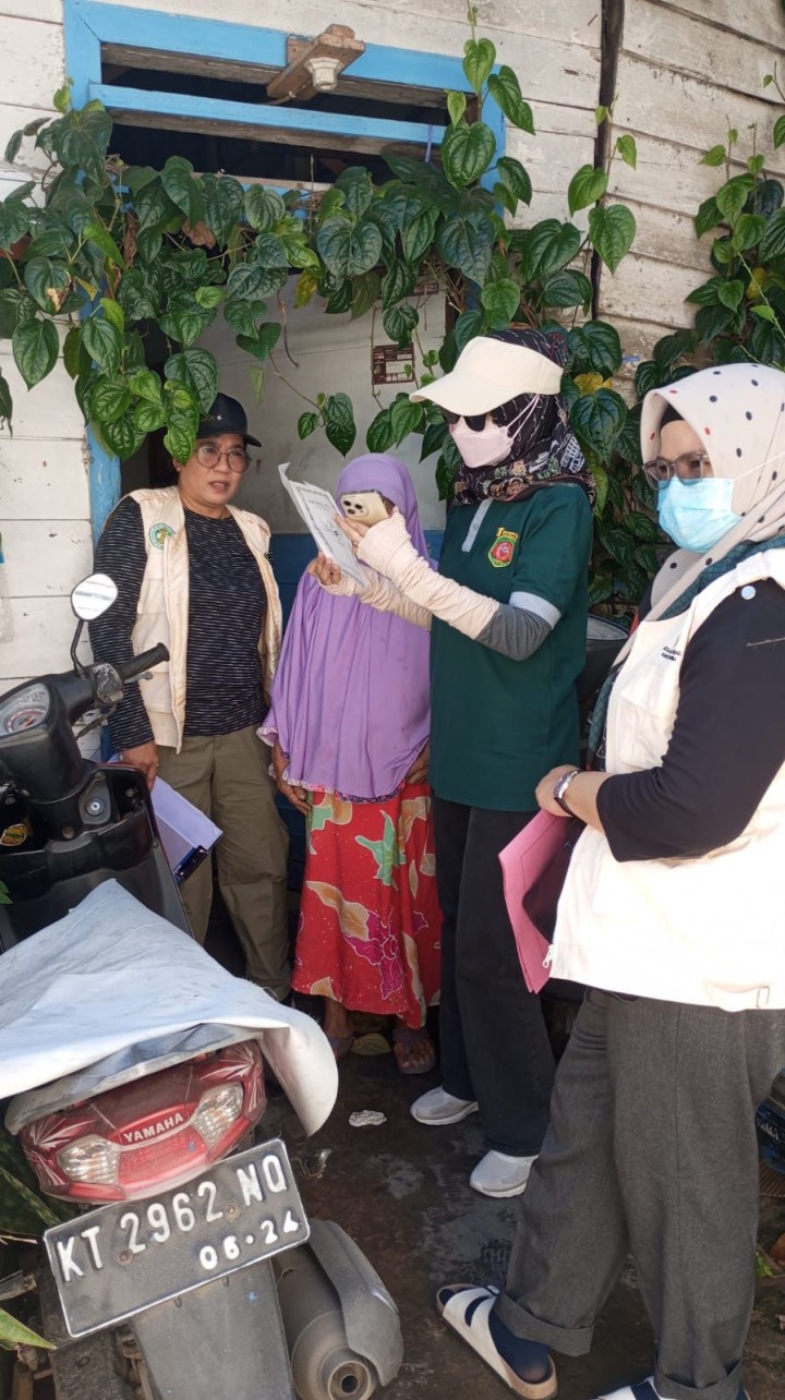 Mohon ijin menyampaikan 04/10/2024 Kasi Kesra Beserta PSM Melakukan Pendataan SSN penerima isi LPG 3 kg