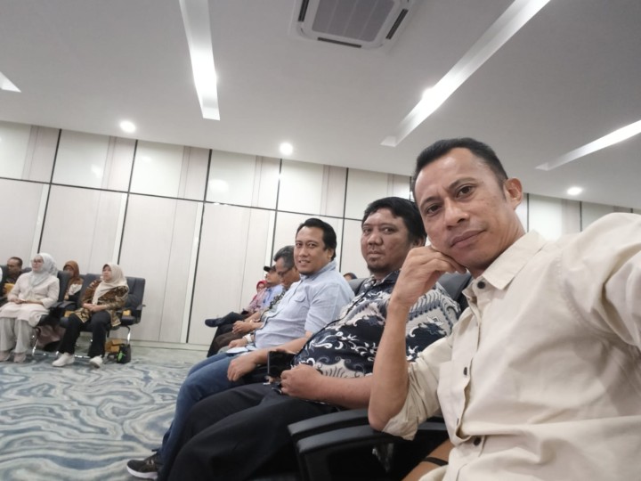 Mohon Ijin Melaporkan 13/10/2024 Lurah Jawa Menghadiri Rapat Penyerahan Bansos Non Tunai Secara Elektronik kepada Masyarakat Misikin dan Miskin Ekstrem Tahun 2024