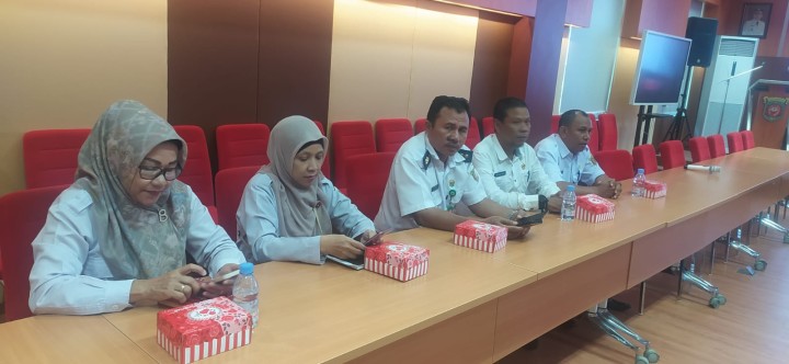 Mohon ijin melaporkan 23/10/2024 Sekretaris Lurah menghadiri Rapat Forum Konsultasi Publik Inspektorat Kota Samarinda