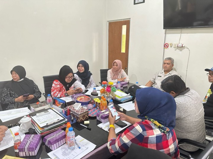 Mohon ijin melaporkan 25/10/2024 Kasi Kesra menghadiri Rapat pelaksanaan Pemberian paket sembako dan Nutrisi bagi Balita sehat dari CSR indomaret melalui Dinas Perdagangan di ruang Camat Samarinda Ulu