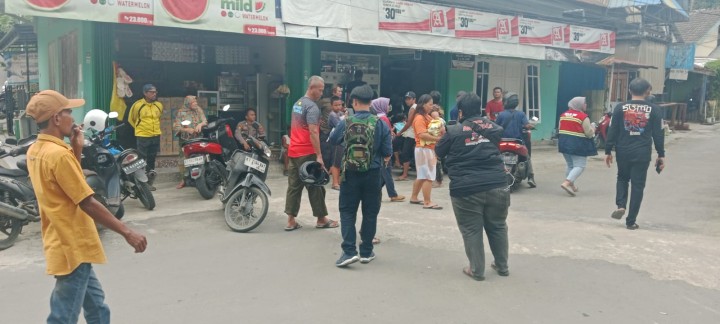 Jadwal Kegiatan Gotong Royong RT minggu ke-4 Oktober 2024 Kelurahan Jawa :  Tanggal 25/10/2024 (Jumat) : RT. 10 √. Tanggal 27/10/2024 (Minggu) : RT. 01√, 09√, 11√, 12√, 13√, 14√, 15√, 16√, 17√, 20√, 21√, 29√, 32√, 33√, 34√, dan 38√.  (N.B. Yang sudah kirim foto dokumentasi dicontreng)