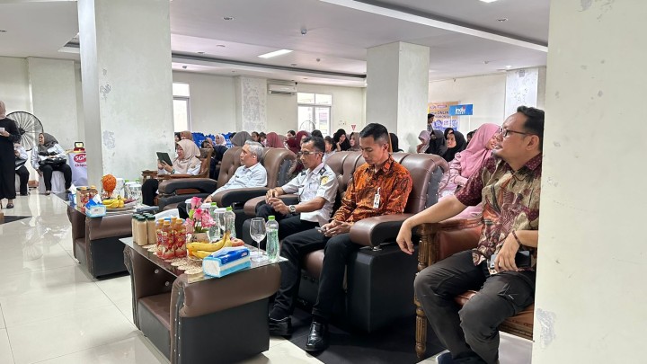 Mohon ijin melaporkan 30/10/2024 Lurah Jawa dan Kasi Kesra menghadiri Seminar "Pentingnya Zat Besi yang Optimal untuk Dukung Generasi Maju" dan Penyerahan Bantuan Paket nutrisi dan Edukasi bagi Balita umur 1 sd 3 tahun se Kecamatan Samarinda Ulu