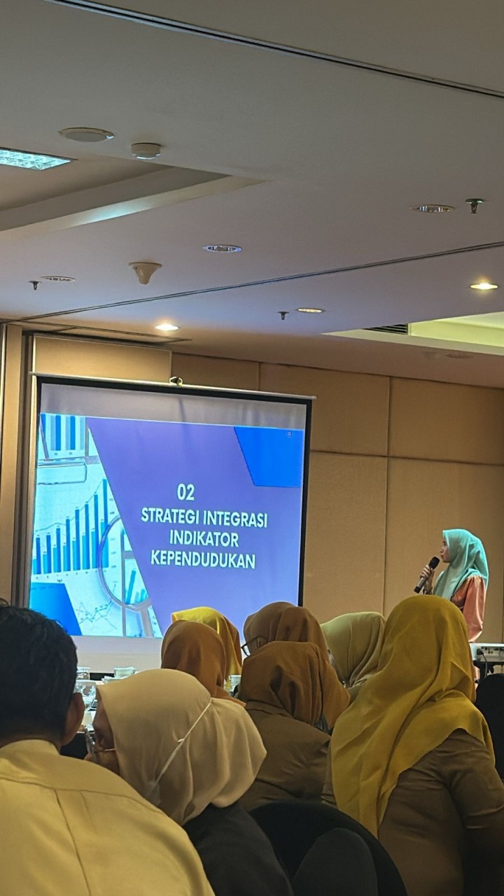 Mohon ijin menyampaikan 11/11/2024 Kasi Kesra Kelurahan Jawa Menghadiri Pertemuan Forum Konsultasi Publik Ekspose Naskah GDPK ( grand Design pembangunan kependudukan kota smd 2025-2045) dan sosilaisasi Aplikasi Siperindu (sistem informasi peringatan dini pengendalian penduduk)