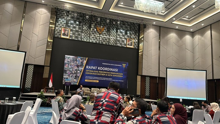 Mohon ijin menyampaikan 14/11/2024 Kasi Kesra Kelurahan Jawa Menghadiri Rapat Koordinasi Optimalisasi Percepatan Penghapusan Kemiskinan Ekstrem Kota Samarinda