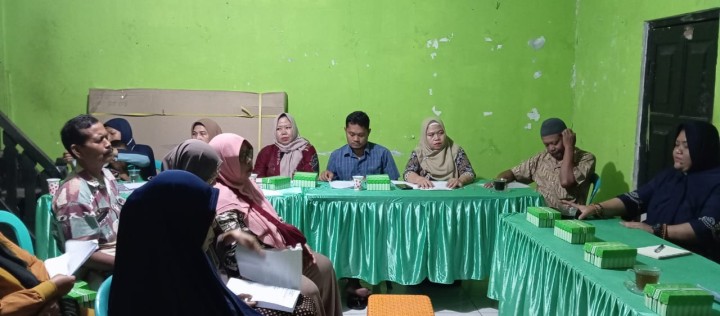 Mohon izin menyampaikan 18/11/2024 Kasi Ekobang dan Kasi Kesra Mengawal Kegiatan Rembuk Warga di RT. 08 Kelurahan Jawa