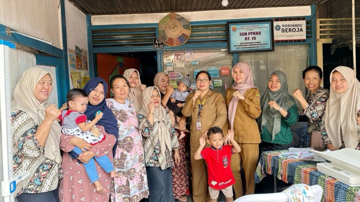 Mohon ijin menyampaikan 19/11/2024 Kasi Kesra Kelurahan Jawa Kunjungan Posyandu seroja RT 19 bersama sekretaris PKK petugas pukesmas dan kader