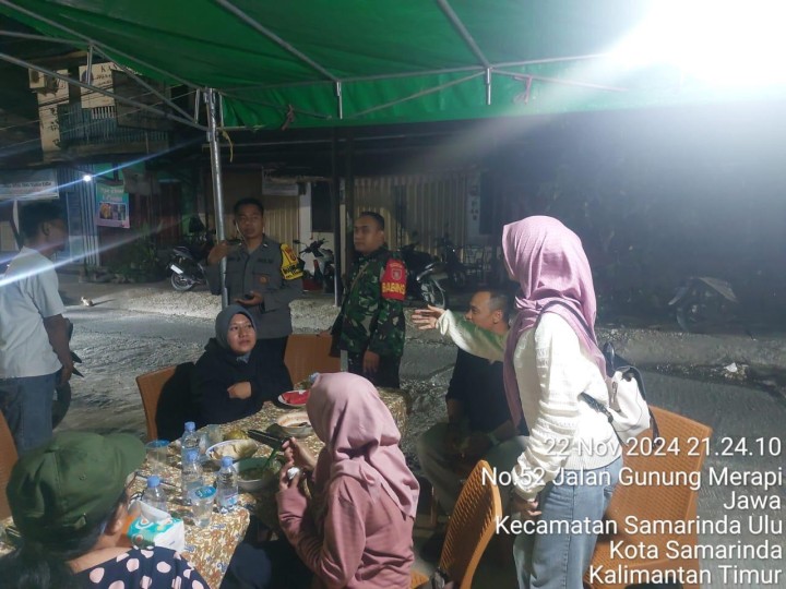 Mohon ijin menyampaikan 22/11/2024 Kasi Kesra Kelurahan Jawa Rembuk warga RT 04 bersama Pak lurah Pak babinsa dan Babinkantibmas Pokmas peradaban mandiri bersinar pendamping probebaya dan warga