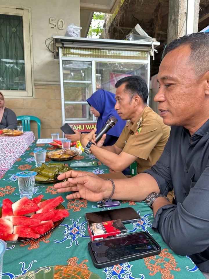 Mohon Ijin menyampaikan 2/12/2024 Lurah Jawa dan Kasi Kesra Kelurahan Jawa menghadiri Kegiatan Rembuk Warga di RT 24 Kelurahan Jawa Kecamatan Samarinda Ulu Kota Samarinda