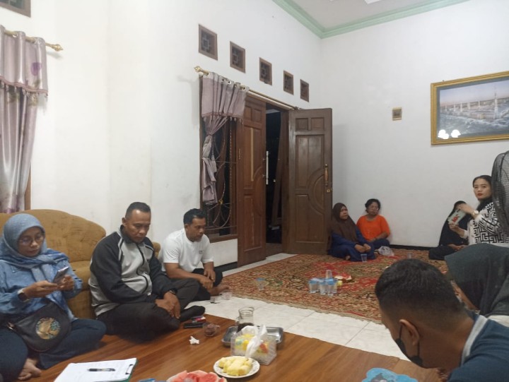 Mohon Ijin menyampaikan 4/12/2024 Kasi Ekobang Kelurahan Jawa menghadiri Kegiatan Rembuk Warga di RT 21 Kelurahan Jawa Kecamatan Samarinda Ulu Kota Samarinda
