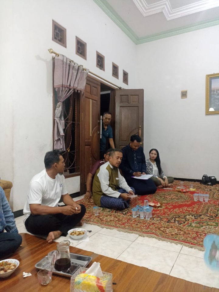 Mohon Ijin menyampaikan 4/12/2024 Kasi Ekobang Kelurahan Jawa menghadiri Kegiatan Rembuk Warga di RT 21 Kelurahan Jawa Kecamatan Samarinda Ulu Kota Samarinda