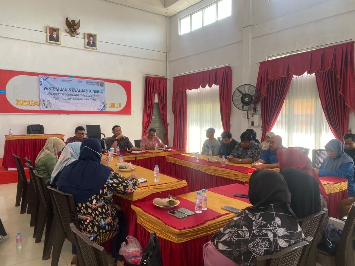Mohon Ijin menyampaikan 6/12/2024 Lurah Jawa, Kasi Kesra, Kasi Ekobang, Bendahara Pembantu Bendahara dan Bendahara Pengurus Barang Kelurahan Jawa Mengikuti Kegiatan Rapat Koordinasi di Aula Kecamatan Samarinda Ulu