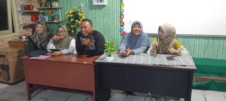Mohon Ijin menyampaikan 7/12/2024 Kasi Kesra Kelurahan Jawa menghadiri Kegiatan Rembuk Warga di RT 23 Kelurahan Jawa Kecamatan Samarinda Ulu Kota Samarinda