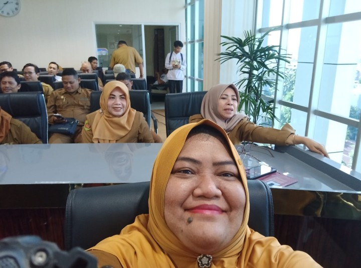 Mohon ijin menyampaikan 9/12/2024 Kasi Ekobang Mengikuti Kegiatan Rapat Koordinasi Layanan Berbantuan Izin Usaha Mikro Melalui Sistem OSS Berbasis Risiko Di Kelurahan