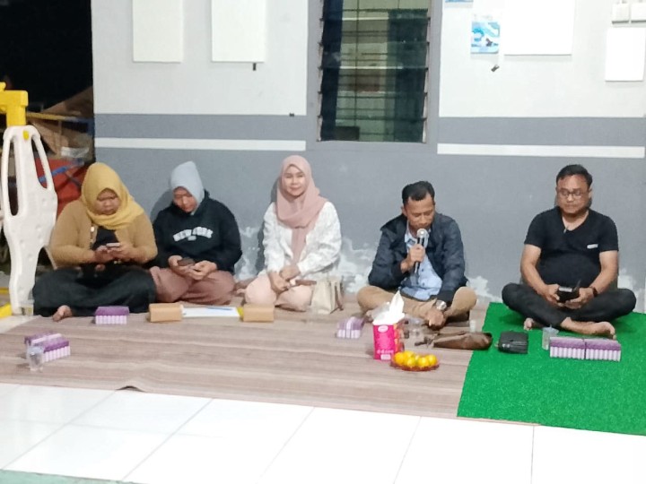 Mohon Ijin menyampaikan 9/12/2024 Lurah Jawa dan Kasi Kesra Kelurahan Jawa menghadiri Kegiatan Rembuk Warga di RT 26 Kelurahan Jawa Kecamatan Samarinda Ulu Kota Samarinda