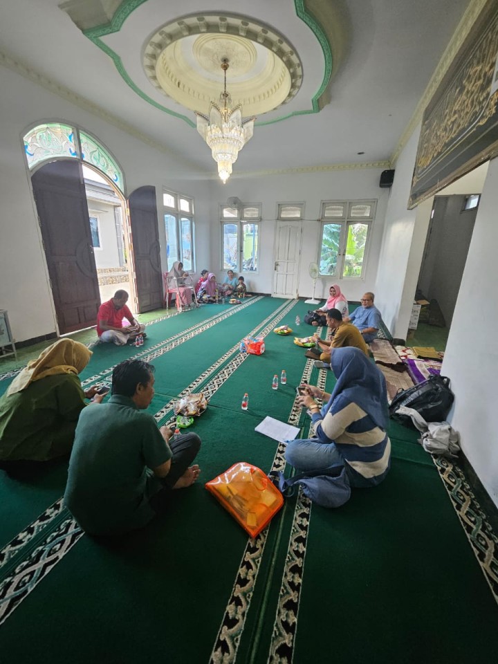 Mohon Ijin menyampaikan 10/12/2024  Lurah Jawa menghadiri Kegiatan Rembuk Warga di RT 40 Kelurahan Jawa Kecamatan Samarinda Ulu Kota Samarind