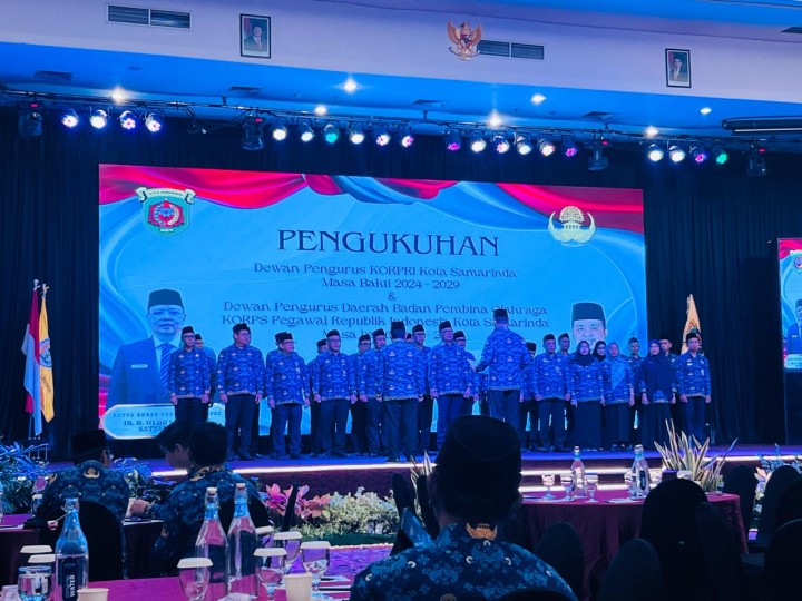 Mohon ijin menyampaikan 12/12/2024 Sekretaris Lurah menghadiri kegiatan Pengukuhan Dewan Pengurus KORPRI Kota Samarinda dan Pengurus Dewan BAPOR KORPRI Kota Samarinda di Ballroom Hotel Aston