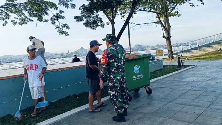 Mohon ijin menyampaikan 20/12/2024 Pejabat Struktural dan Seluruh Staf ASN/Non ASN Kelurahan Jawa Melakukan Kegiatan Gotong Royong Massal Teras Samarinda